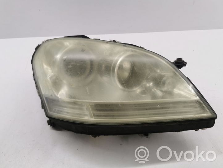 Mercedes-Benz ML W164 Lampa przednia A0028206026