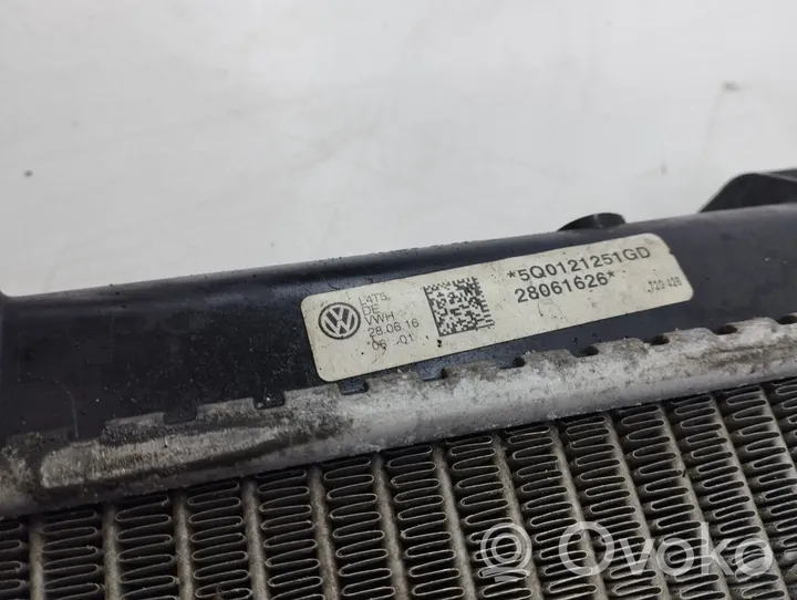 Volkswagen PASSAT B8 Aušinimo skysčio radiatorius 5Q0121251GD