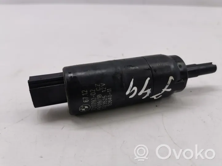 BMW X5 E70 Headlight washer pump 7217792