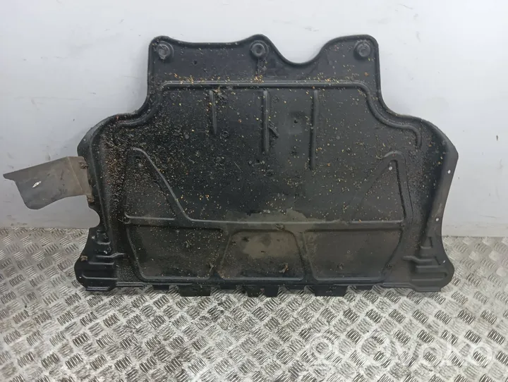 Volkswagen PASSAT B8 Engine splash shield/under tray 5Q0825236