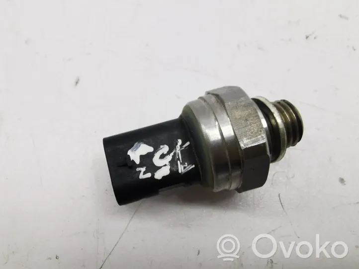 Volkswagen Tiguan Oil pressure sensor 05E906277A