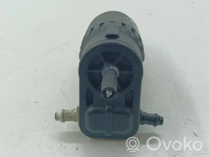 Volkswagen PASSAT B8 Windscreen/windshield washer pump 1K6955651