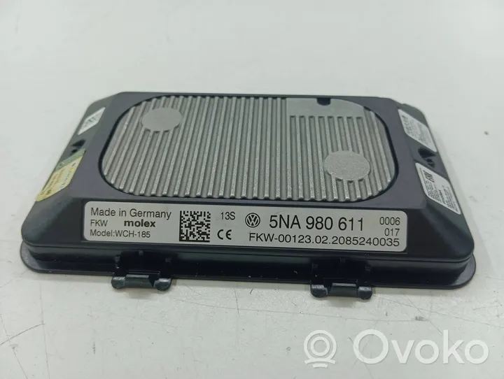 Volkswagen Golf VIII Modulo di ricarica wireless 5NA980611