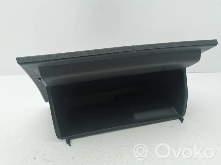 Volkswagen Golf VIII Glove box 