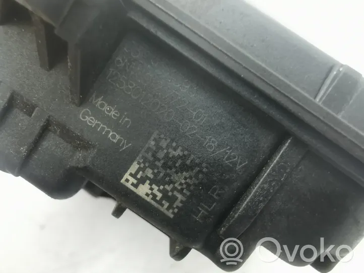 Volkswagen Golf VIII Pompe de circulation d'eau 05E907593