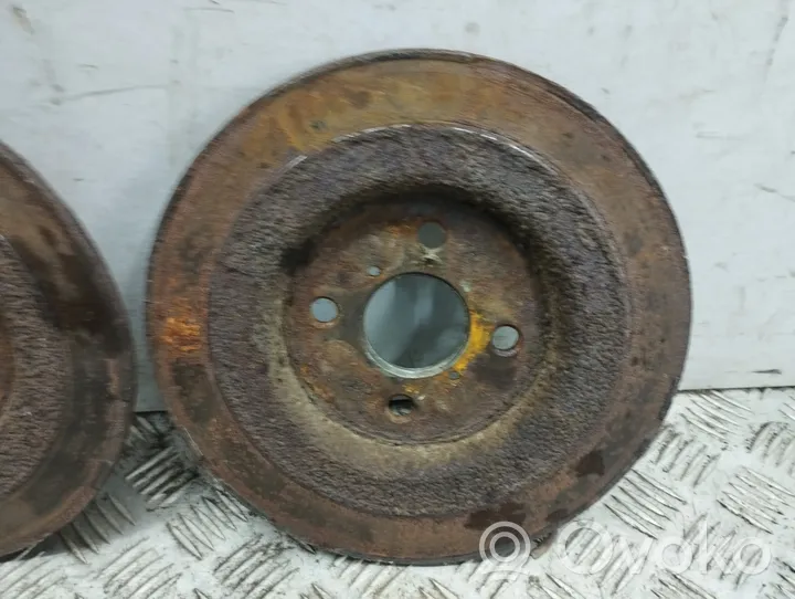 Toyota Yaris Aizmugurējais bremžu disks 