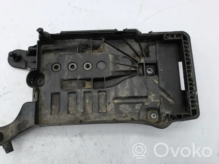 Seat Ibiza V (KJ) Boîte de batterie 2Q0915331