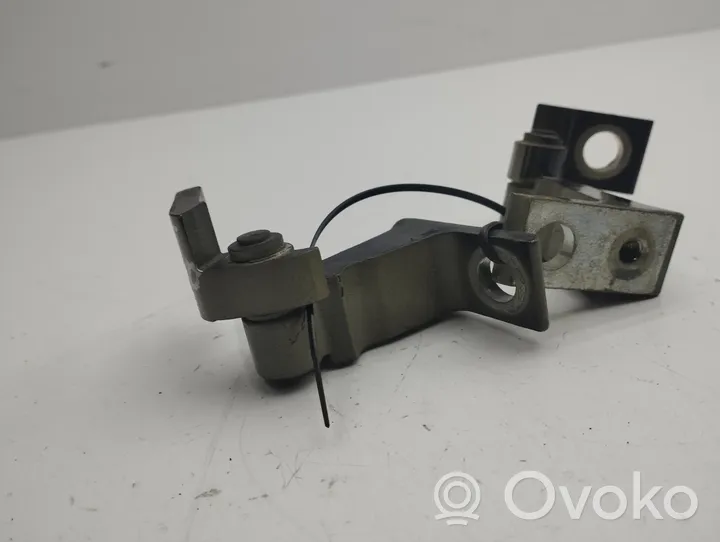 Volkswagen Golf VIII Kit de charnières de porte avant 5H0831402