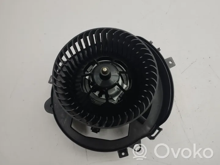 Volkswagen Golf VIII Ventola riscaldamento/ventilatore abitacolo 5WC819021