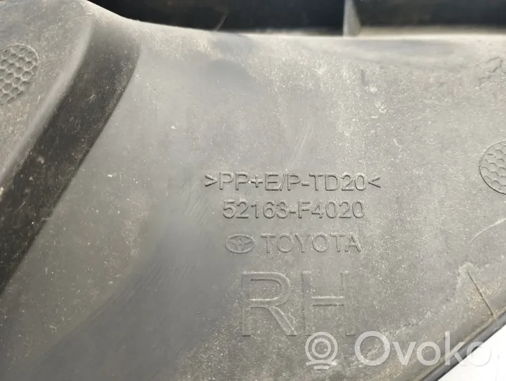 Toyota C-HR Moldura de la esquina del parachoques trasero 52163F4020