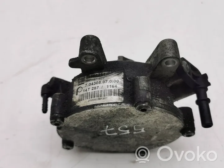 Opel Zafira C Vacuum pump 55581351