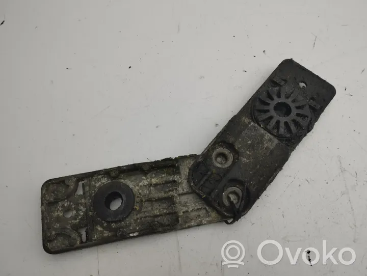 Opel Zafira C Staffa di montaggio del radiatore 13304695