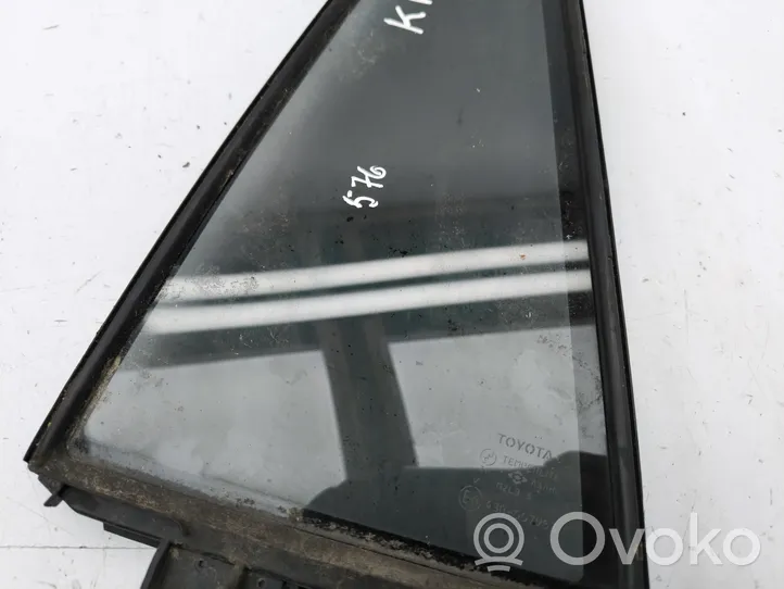 Toyota RAV 4 (XA30) Fenêtre latérale vitre arrière 6818942040