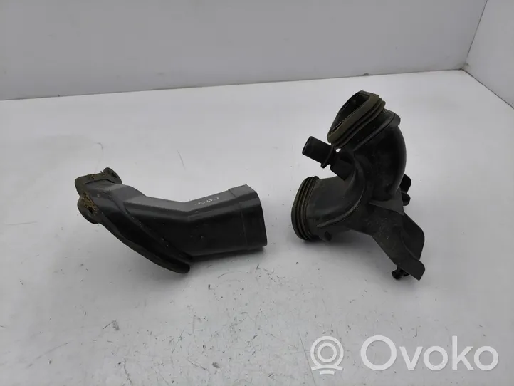 Opel Zafira C Parte del condotto di aspirazione dell'aria 13346074