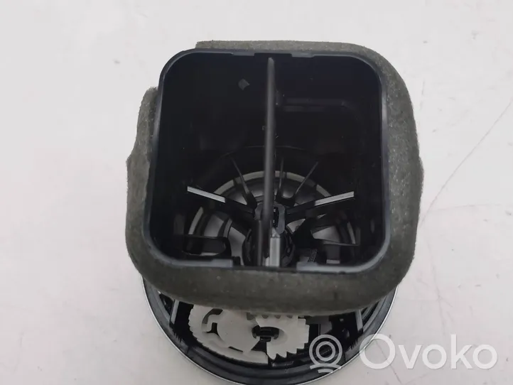 Audi Q2 - Centrālais gaisa ventilācijas režģis 81A820901F