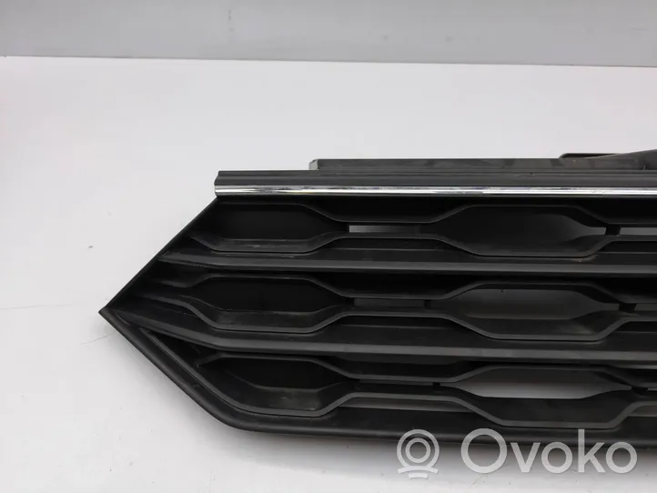 Volkswagen T-Roc Maskownica / Grill / Atrapa górna chłodnicy 2GA853651E