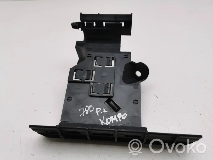 Audi Q2 - Supporto centralina motore 5Q0906507F