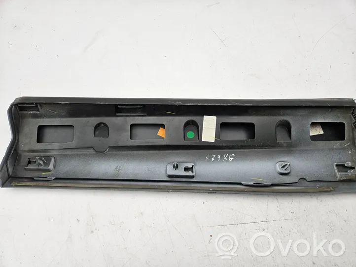 Audi Q3 F3 Takaoven lista (muoto) 83A853969