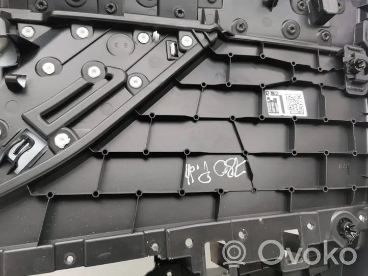 Audi Q2 - Etuoven verhoilu 81A867177B