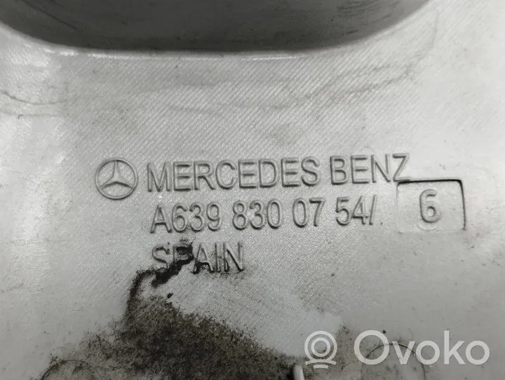 Mercedes-Benz Vito Viano W639 Kratka nawiewu sufitowego A6398300854