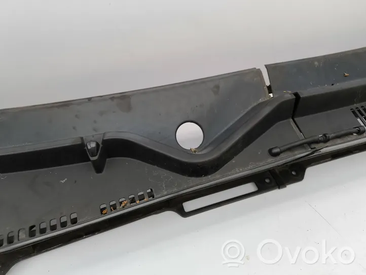 Suzuki Vitara (LY) Rivestimento del tergicristallo 7233154P0