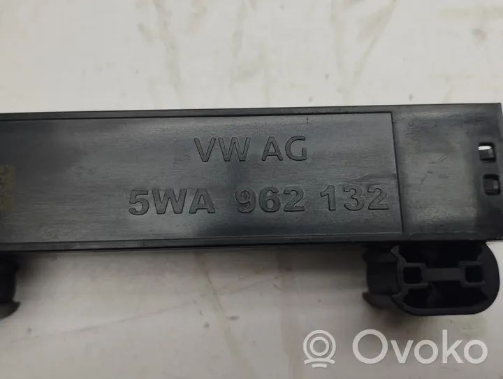 Audi A3 8Y Avaimeton järjestelmäantenni 5WA962132