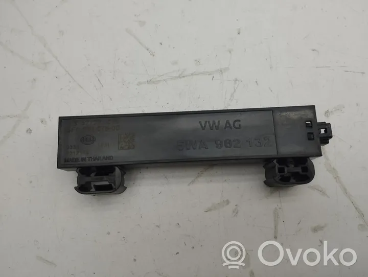 Audi A3 8Y Antena systemu bezkluczykowego 5WA962132