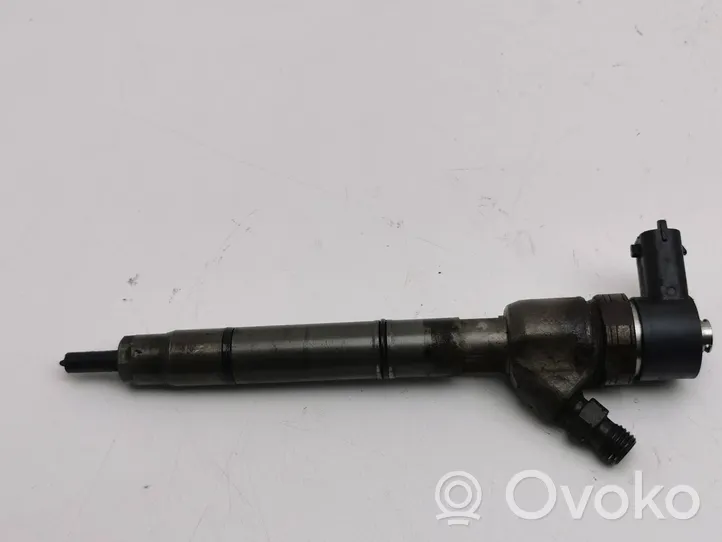 Hyundai i40 Fuel injector 338002A800