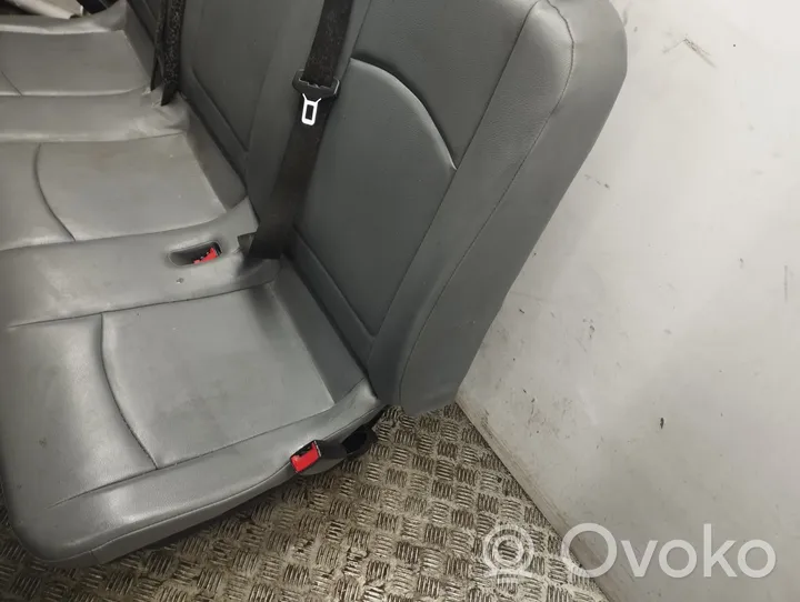 Mercedes-Benz Vito Viano W639 Kolmannen istuinrivin istuimet 