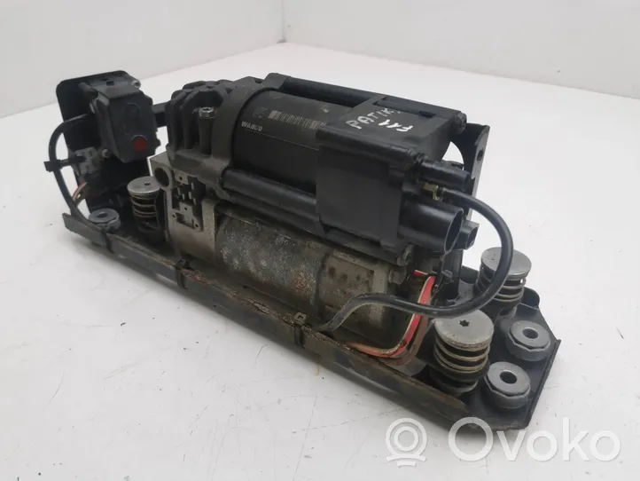 BMW 5 F10 F11 Ilmajousituksen kompressoripumppu 6789450