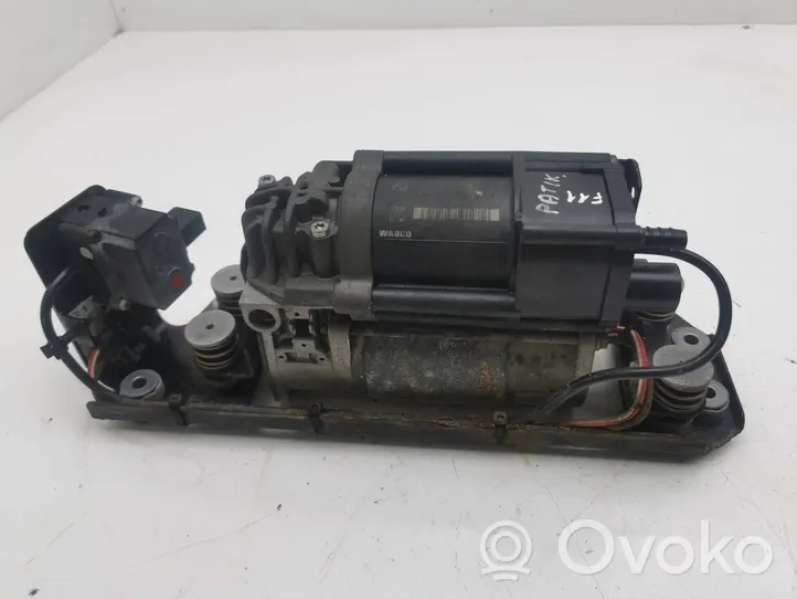 BMW 5 F10 F11 Compresseur / pompe à suspension pneumatique 6789450