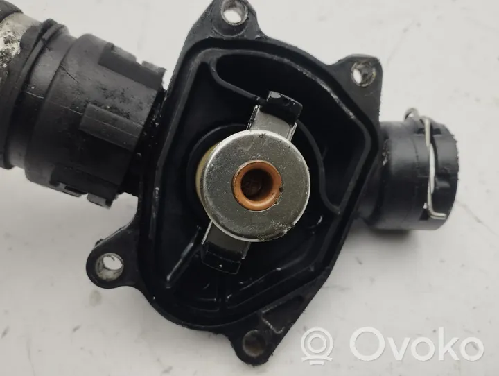 BMW 5 E39 Boîtier de thermostat / thermostat 