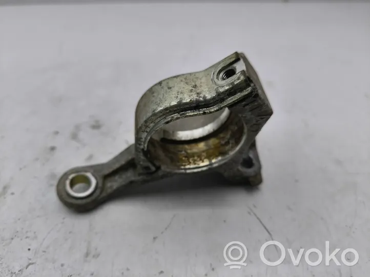 Nissan Qashqai Wspornik / Mocowanie łożyska podpory wału napędowego 397747134R