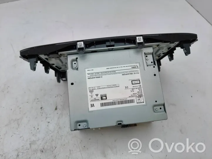 Nissan Qashqai Panel / Radioodtwarzacz CD/DVD/GPS 7513751644