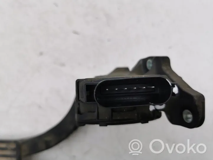 Volvo V70 Accelerator throttle pedal 6G929F836CD