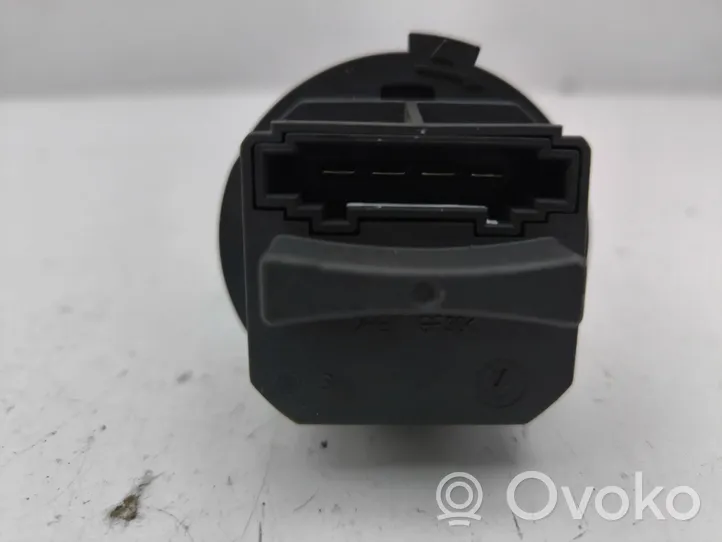 Volvo V70 Pečiuko ventiliatoriaus reostatas (reustatas) 5HL00894120