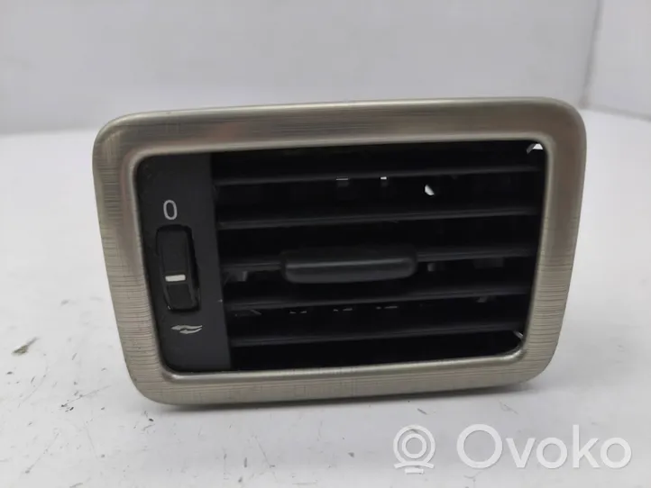 Volvo V70 Garniture, panneau de grille d'aération latérale 30755192