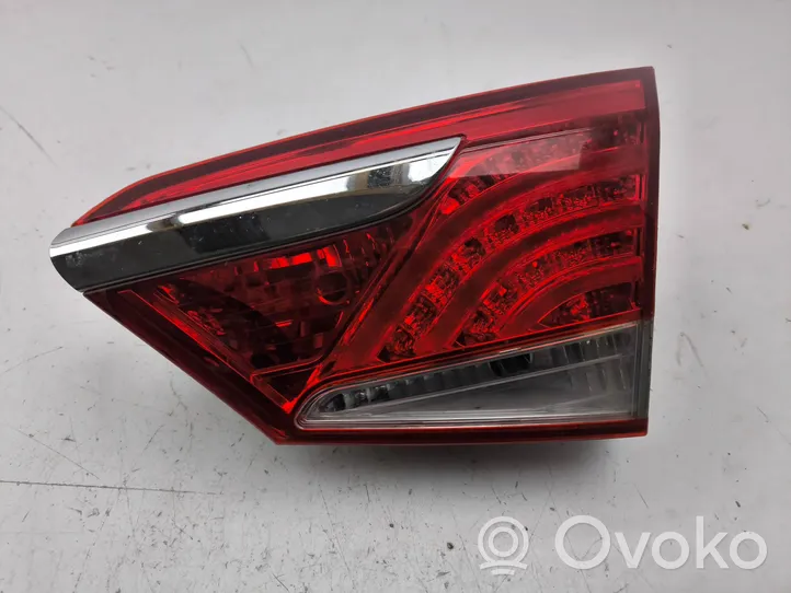 Hyundai i40 Lampy tylnej klapy bagażnika 924043Z001