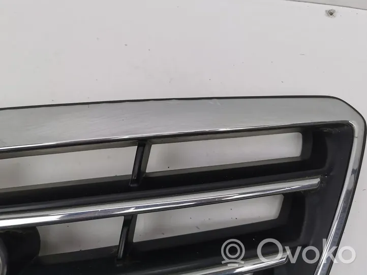 KIA Sorento Maskownica / Grill / Atrapa górna chłodnicy 