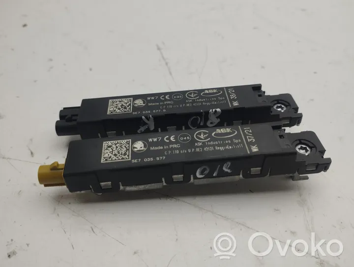 Skoda Octavia Mk4 Antenas pastiprinātājs 5E7035577B