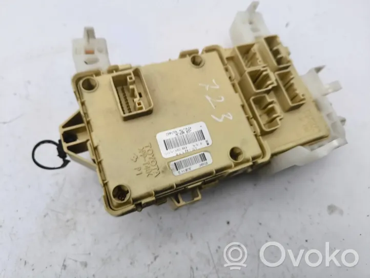 Toyota Corolla Verso AR10 Module de fusibles 892210F010