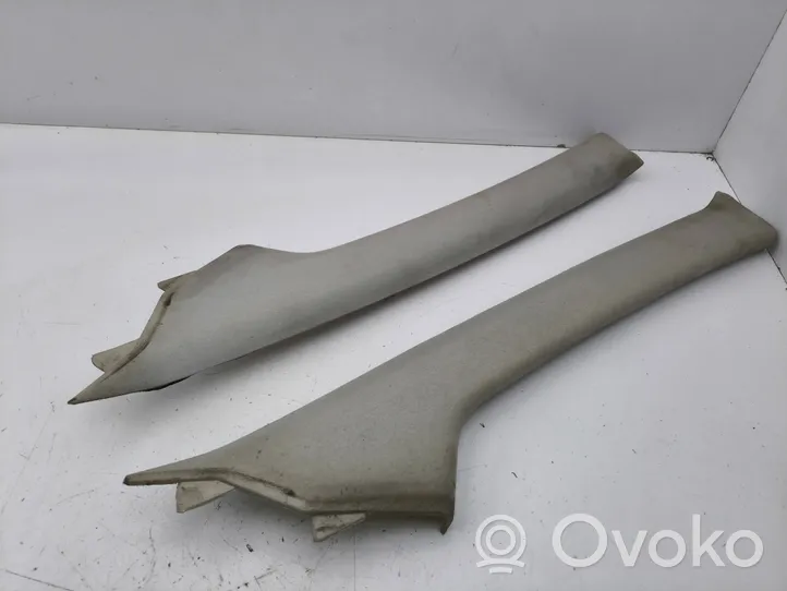 Toyota Corolla Verso AR10 Rivestimento montante (A) 622110F010