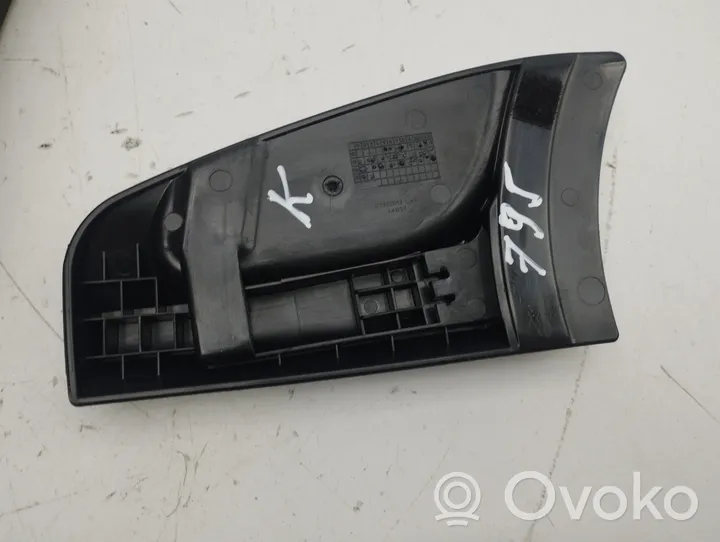 Nissan Qashqai Moldura del asiento L0320010