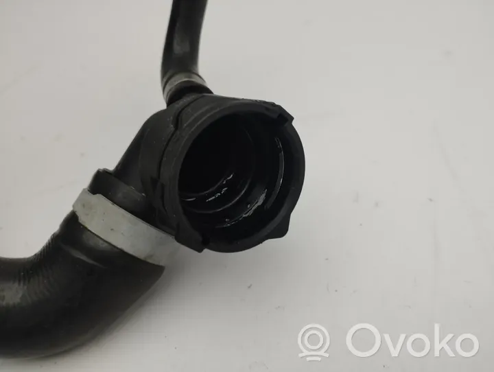 Audi A1 Tuyau de liquide de refroidissement moteur 2Q0121049CJ