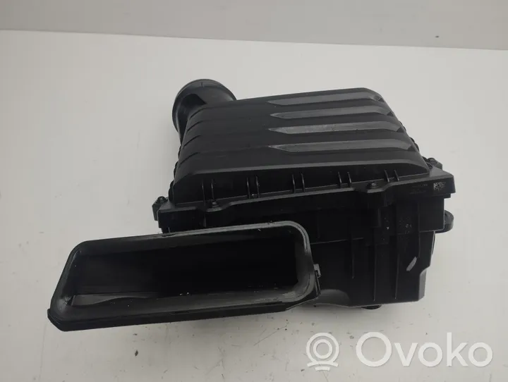 Audi A1 Caja del filtro de aire 2Q0129601T