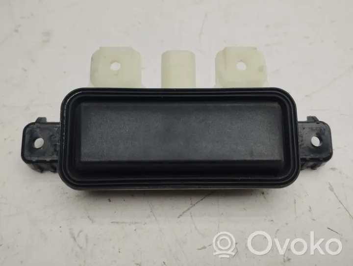 BMW i3 Tailgate opening switch 