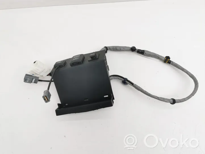Honda CR-V Connecteur/prise USB 83410T0AK210M1