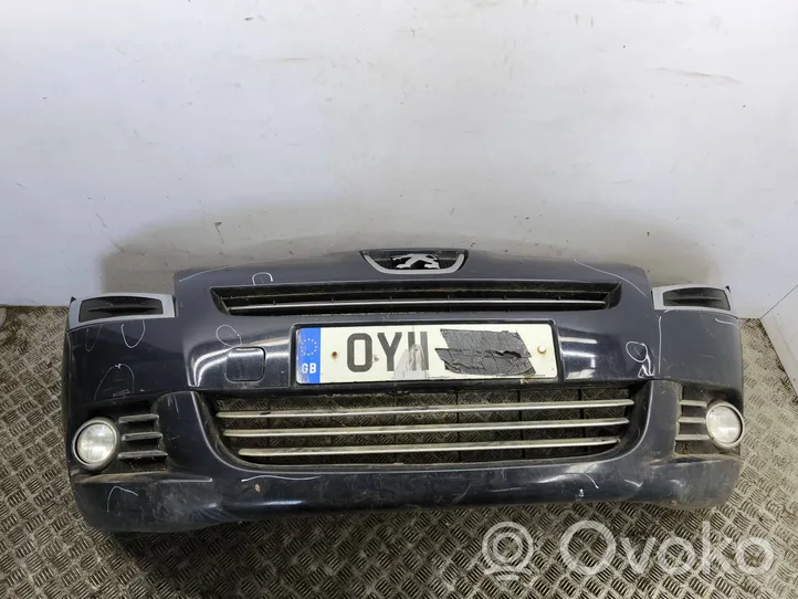 Peugeot 5008 Front bumper 