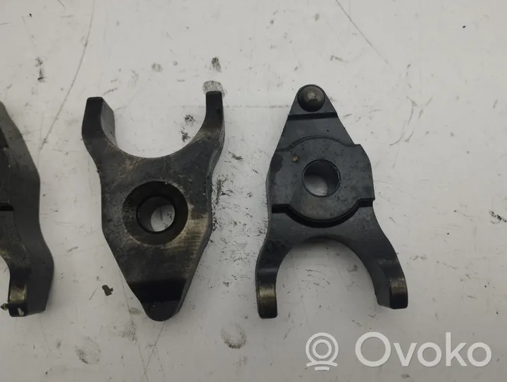 Toyota Corolla E120 E130 Support de pince d'injecteur de carburant 