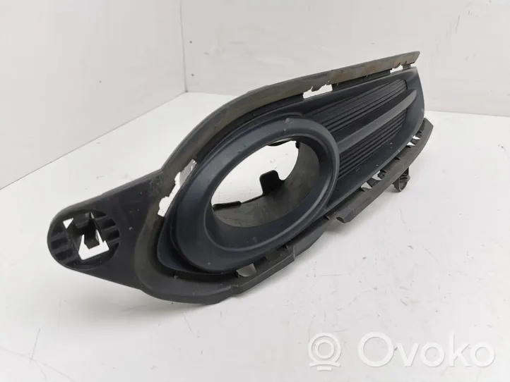 Honda HR-V Front fog light trim/grill 71105T7JH000